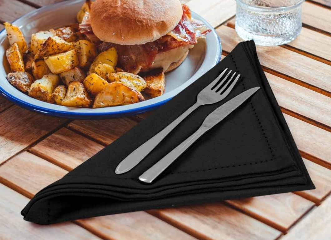 40. Juego de 4 servilletas oscuras