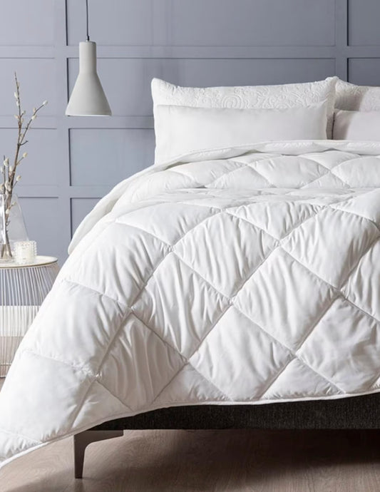 50. Edredón Total White