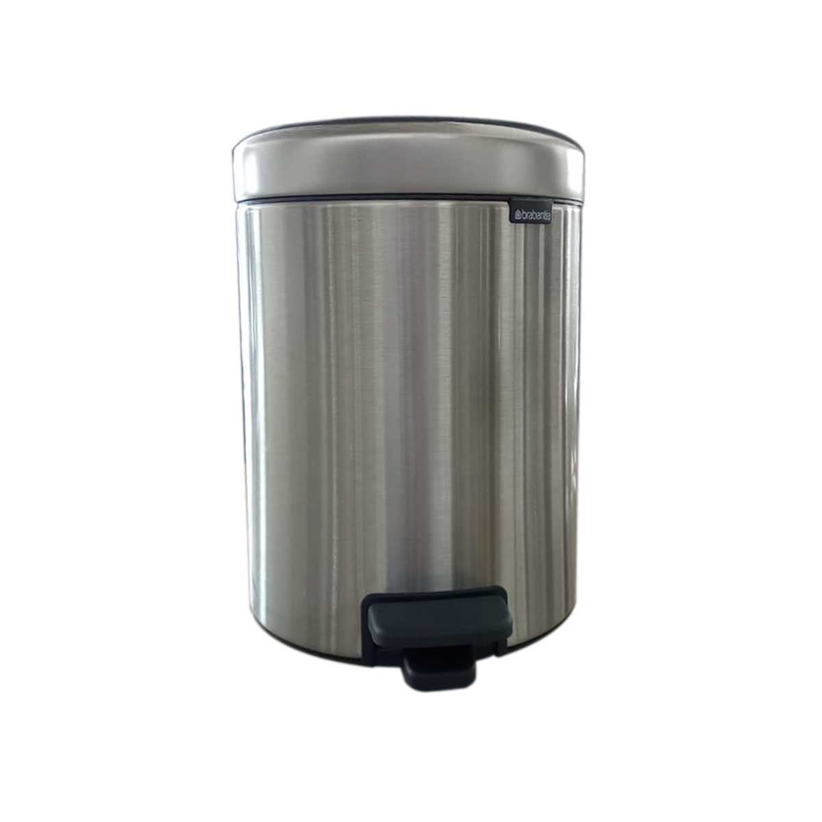 67. Bote para basura con pedal