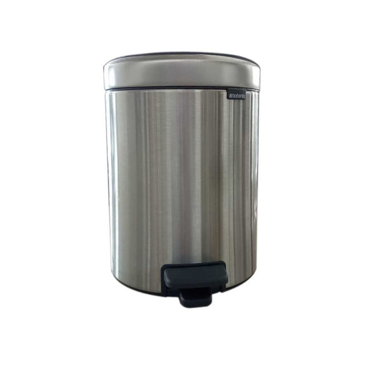 67. Bote para basura con pedal