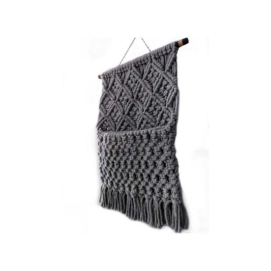 24. Macrame gris