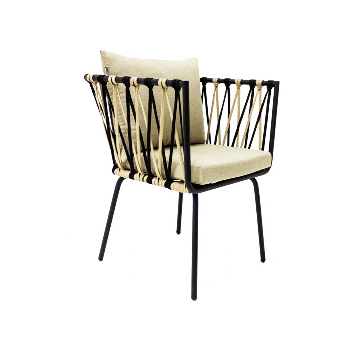 28. Silla beige con negro